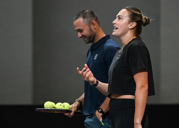 WTA, Tennis Damen Finals 2025 - Day Six RIYADH, SAUDI ARABIA NOVEMBER 6, 2025: Aryna Sabalenka is seen during her training session with coach Anton Dubrov, on Day 6 of the 2025 WTA Finals at King Saud University Indoor Arena in Riyadh, Saudi Arabia, on November 6, 2025. Riyadh Saudi Arabia  Copyright: xArturxWidakx originalFilename:widak-wtafinal251106_npyb0.jpg