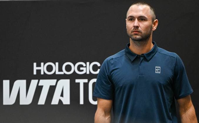 WTA, Tennis Damen Finals 2025 - Day Six RIYADH, SAUDI ARABIA NOVEMBER 6, 2025: coach Anton Dubrov is seen during a training session with Aryna Sabalenka , on Day 6 of the 2025 WTA Finals at King Saud University Indoor Arena in Riyadh, Saudi Arabia, on November 6, 2025. Riyadh Saudi Arabia  Copyright: xArturxWidakx originalFilename:widak-wtafinal251106_npGJE.jpg