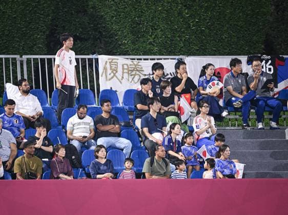 Football, Junior U 17 World Cup 2025 in Doha Qatar Preliminary Round 06 11 2025 Group B Japan New Caledonia Japanese fans are disappointed about the 0 0 against New Caledonia