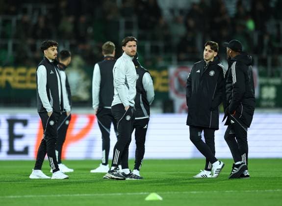 Celtic players during pre match pitch inspection Midtjylland vs Celtic, UEFA Europa League, Group Stage, Football, MCH Arena, Herning, Denmark - 06 Nov 2025Herning MCH Arena Denmark EDITORIAL USE ONLY No use with unauthorised audio, video, data, fixture lists, club league logos or live services. Online in-match use limited to 120 images, no video emulation. No use in betting, games or single club league player publications.  Copyright: xMichaelxZemanek Shutterstockx 15642247f