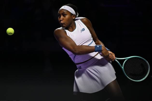 2025 WTA, Tennis Damen Finals RIYADH, SAUDI ARABIA - NOVEMBER 6: Arina Syarheyeuna Sabalenka (not seen) and Coco Gauff of United States compete during round of 16 stage match, on Day 6 of the 2025 WTA Finals, part of the Hologic WTA Tour, in Riyadh, Saudi Arabia, on November 6, 2025. Artur Widak Anadolu Riyadh Saudi Arabia. Editorial use only. Please get in touch for any other usage.  Copyright: x2025xAnadoluxArturxWidakx
