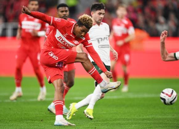 Russia Soccer Cup Spartak - Lokomotiv 9041029 06.11.2025 Spartak s Gedson Fernandes controls a ball during the Russian Cup quarterfinal soccer match between Spartak Moscow and Lokomotiv Moscow, in Moscow, Russia. Grigory Sysoev Sputnik Moscow Russia  Copyright: xGrigoryxSysoevx