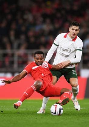 Russia Soccer Cup Spartak - Lokomotiv 9041032 06.11.2025 Spartak s Levi Garcia, left, and Lokomotiv s Cesar Montes struggle for the ball during the Russian Cup quarterfinal soccer match between Spartak Moscow and Lokomotiv Moscow, in Moscow, Russia. Alexey Filippov Sputnik Moscow Russia  Copyright: xAlexeyxFilippovx