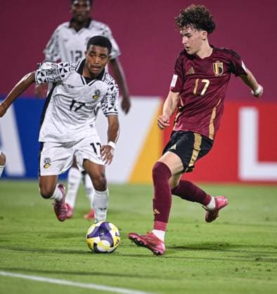 Football, Junior U 17 World Cup 2025 in Doha Qatar Preliminary round 06 11 2025 Group D Belgium Fiji Loic Alvarez right, Belgium scores the goal to 0 4 against Krishna Samy Jr left, Fiji