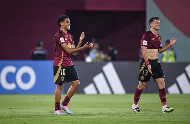 Football, Junior U 17 World Cup 2025 in Doha Qatar Preliminary round 06 11 2025 Group D Belgium Fiji CHEERS Belgium Noah Fernandez left and Pablo Capilla Rivera right