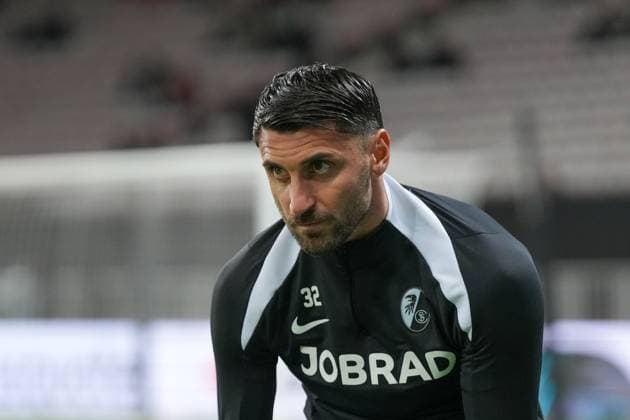Vincenzo Grifo SC Freiburg, 32 , France, Football, UEFA Europa League, Matchday 4, League phase, 2025 2026, OGC Nice vs SC Freiburg, 06 11 2025, Allianz Riviera, Nice, France Nice Allianz Riviera Provence Alpes Côte d Azur, CÃ France Copyright: xArnexAmbergx
