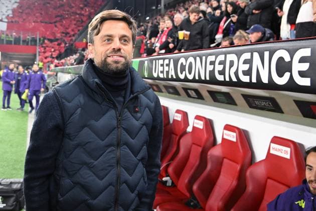 06 11 2025, xsltx, Football UEFA Conference League, FSV Mainz 05 AC Florence v l Coach Daniele Galloppa AC Florence DFL DFB REGULATIONS PROHIBIT ANY USE OF PHOTOGRAPHS as IMAGE SEQUENCES and or QUASI VIDEO Mainz