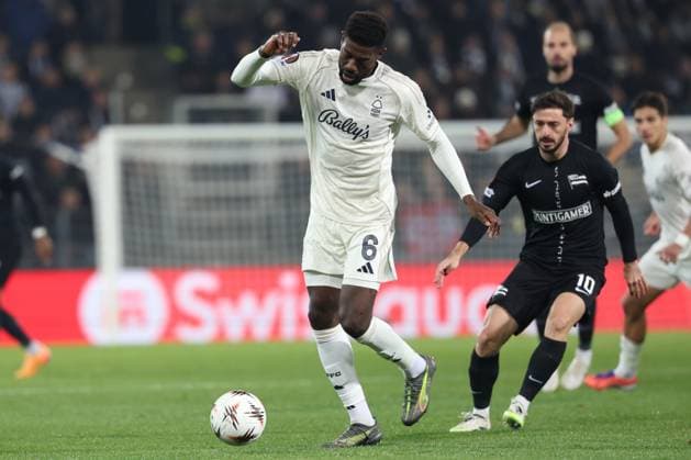 SOCCER - UEFA EL, Sturm vs Nottingham GRAZ,AUSTRIA,06.NOV.25 - SOCCER - UEFA Europa League, SK Sturm Graz vs Nottingham Forest. Image shows Ibrahim Sangare (Nottingham) and Otar Kiteishvili (Sturm).  GEPAxpictures xChrisxBauer
