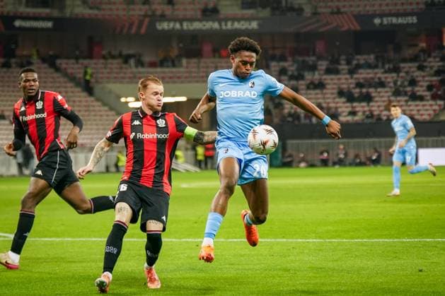 Football, UEFA Europa League 2025 26, Matchday 4 OGC Nice vs SC Freiburg Allianz Riviera Nice, France Junior Adamu SC Freiburg, 20 Melvin Bard OGC Nice, 26 Copyright: xJOERANxSTEINSIEKx