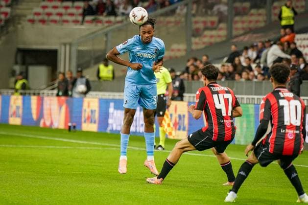 Football, UEFA Europa League 2025 26, Matchday 4 OGC Nice vs SC Freiburg Allianz Riviera Nice, France Jordy Makengo SC Freiburg, 33 Copyright: xJOERANxSTEINSIEKx
