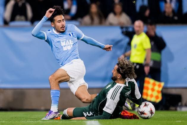 251106 Adrian Skogmar of Malmö FF and Ahmed Touba of Panathinaikos during the UEFA Europa League football match between Malmö FF and Panathinaikos on November 6, 2025 in Malmö Photo Petter Arvidson BILDBYRAN kod PA PA1108 fotboll football soccer fotball uefa europa league europa league malmö ff panathinaikos bbeng  Copyright: PETTERxARVIDSON BB251106PA048
