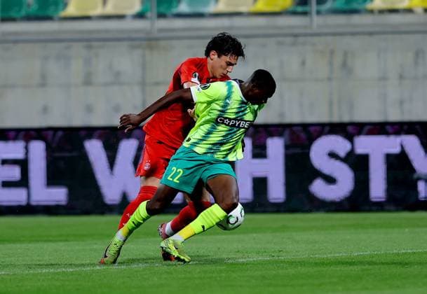 Marko Lazetic of Aberdeen (left) in action against Elohor Godswill of AEK Larnaca AEK Larnaca v Aberdeen, UEFA Conference League, Group Stage, Football, AEK Arena, Larnaca, Cyprus - 06 Nov 2025Larnaca AEK Arena Cyprus EDITORIAL USE ONLY No use with unauthorised audio, video, data, fixture lists, club league logos or live services. Online in-match use limited to 120 images, no video emulation. No use in betting, games or single club league player publications. Copyright: xCharaxSavvides Shutterstockx 15642241as