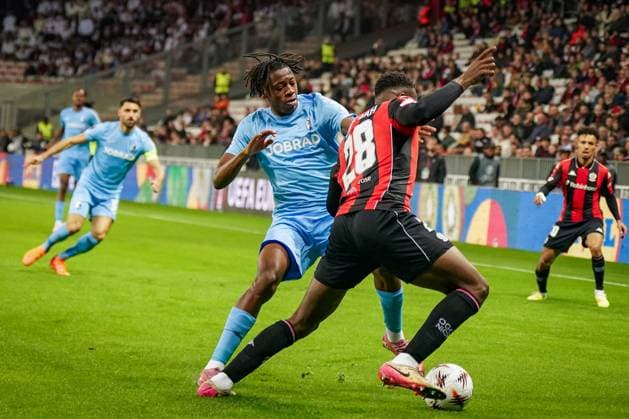 Football, UEFA Europa League 2025 26, Matchday 4 OGC Nice vs SC Freiburg Allianz Riviera Nice, France Johan Manzambi SC Freiburg, 44 Juma Bah OGC Nice, 28 Copyright: xJOERANxSTEINSIEKx
