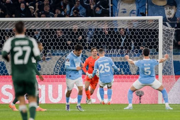 251106 Goalkeeper Melker Ellborg of Malmö FF celebrates during the UEFA Europa League football match between Malmö FF and Panathinaikos on November 6, 2025 in Malmö Photo Petter Arvidson BILDBYRAN kod PA PA1108 fotboll football soccer fotball uefa europa league europa league malmö ff panathinaikos bbeng bbauto jubel  Copyright: PETTERxARVIDSON BB251106PA056