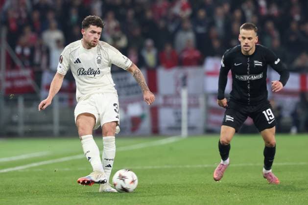 SOCCER - UEFA EL, Sturm vs Nottingham GRAZ,AUSTRIA,06.NOV.25 - SOCCER - UEFA Europa League, SK Sturm Graz vs Nottingham Forest. Image shows Neco Williams (Nottingham) and Tomi Horvat (Sturm).  GEPAxpictures xChrisxBauer