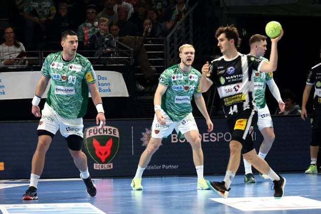 DEU, DHB Pokal, Fuechse Berlin vs Eisenach, 06 11 2025, Max Schmeling Halle, Berlin, DEU, DHB Pokal, Fuechse Berlin vs Eisenach, in the picture Mijajlo Marsenic Fuechse Berlin 93 , Matthes Langhoff Fuechse Berlin 25 , Lasse Andersson Fuechse Berlin 11 , Stephan Seitz Eisenach 44 nordphotoxGmbHx xEngler nph00076