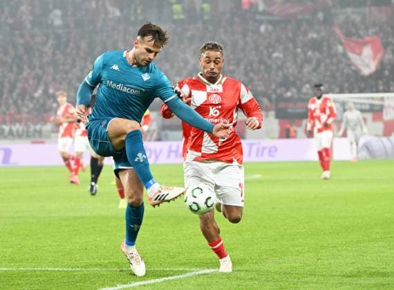 Conference League Mewa Arena Mainz 0611 2025 1 FSV Mainz 05 mz AC Florence flo Marin PONGGRACIV Flo , li Armindo SIEB 1 FSV Mainz 05 Soccer Conference League 1 FSV Mainz 05