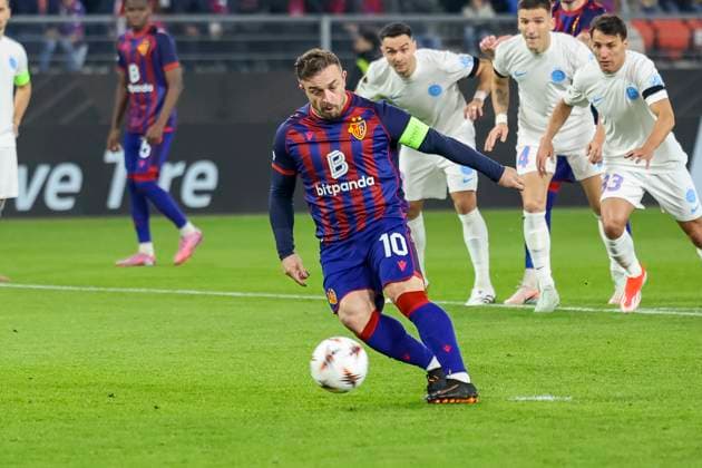 Penalty for 1-0 by Xherdan Shaqiri FC Basel, 10 , Switzerland, Football, UEFA Europa League, Matchday 4, 2025 2026, FC Basel vs FCSB Bucharest, 06 11 2025, Sankt Jakob Park, Basel, Switzerland Basel Sankt Jakob Park Canton Basel City Switzerland Copyright: xGrantxHubbsx