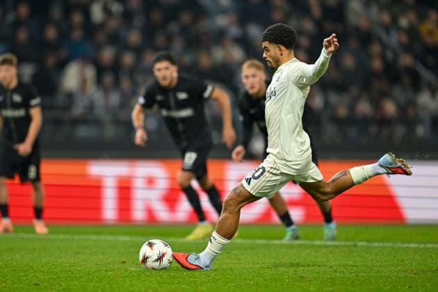 SOCCER - UEFA EL, Sturm vs Nottingham GRAZ,AUSTRIA,06.NOV.25 - SOCCER - UEFA Europa League, SK Sturm Graz vs Nottingham Forest. Image shows Morgan Gibbs-White (Nottingham). Keywords: penalty.  GEPAxpictures xAvnixRetkoceri