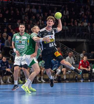 Handball, Men, Season 2025 2026, DHB Cup Round of 16, Füchse Berlin ThSV Eisenach, f l Mijajlo Marsenic Füchse Berlin , Matthes Langhoff Füchse Berlin , Stephan Seitz Eisenach , 06 11 2025, Copyright: xSebastianxRäppold MatthiasxKochx