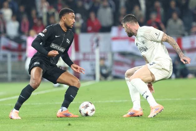 SOCCER - UEFA EL, Sturm vs Nottingham GRAZ,AUSTRIA,06.NOV.25 - SOCCER - UEFA Europa League, SK Sturm Graz vs Nottingham Forest. Image shows Maurice Malone (Sturm) and Morato (Nottingham).  GEPAxpictures xChrisxBauer