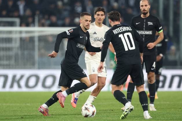 SOCCER - UEFA EL, Sturm vs Nottingham GRAZ,AUSTRIA,06.NOV.25 - SOCCER - UEFA Europa League, SK Sturm Graz vs Nottingham Forest. Image shows Tomi Horvat (Sturm) and Otar Kiteishvili (Sturm).  GEPAxpictures xChrisxBauer