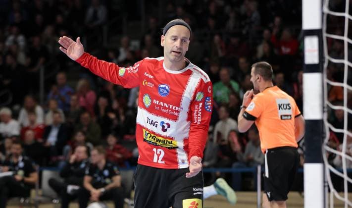 Goalkeeper Silvio Heinevetter disappointed Disappointment Sport Handball DHB Pokal Round of 16 Men Season 2025 2026 06 11 2025 Füchse Berlin vs ThSV Eisenach