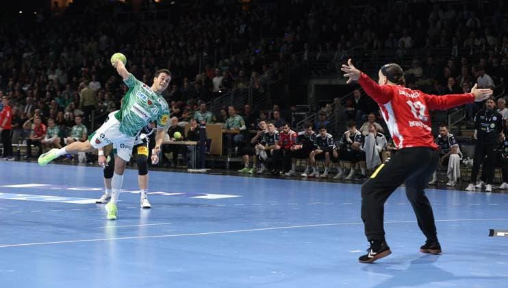 Tim Freihöfer scores a seven-meter goal against goalkeeper Silvio Heinevetter duel Game scene Action Sport Handball DHB Cup Round of 16 Men Season 2025 2026 06 11 2025 Füchse Berlin vs ThSV Eisenach
