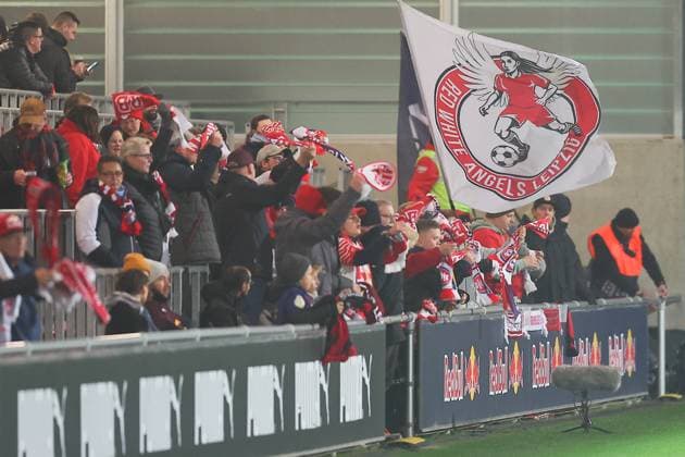 RB Leipzig Jena 1 Bundesliga Women Leipzig, Training Center at Cottaweg, 06 11 2025, Football, Women, Season 2025 2026, Women Bundesliga, 9 Matchday , RB Leipzig FC Carl Zeiss Jena , In the picture Fans RB Leipzig ,