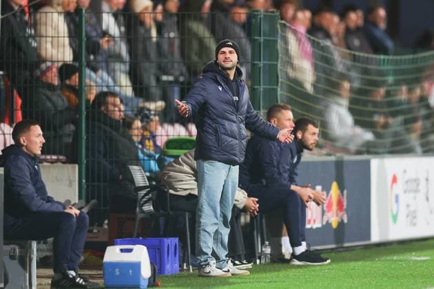RB Leipzig Jena 1 Bundesliga Women Leipzig, Training Center at Cottaweg, 06 11 2025, Football, Women, Season 2025 2026, Women Bundesliga, 9 Matchday , RB Leipzig FC Carl Zeiss Jena , In the picture Coach Florian Kästner Kaestner Jena ,