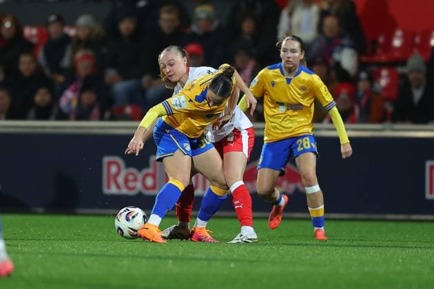 RB Leipzig Jena 1 Bundesliga Women Leipzig, Training Center at Cottaweg, 06 11 2025, Football, Women, Season 2025 2026, Women Bundesliga, 9 Matchday , RB Leipzig FC Carl Zeiss Jena , In the picture from l Elena Mühlemann Muehlemann 30, Jena and Lou Ann Joly 6, RB Leipzig ,