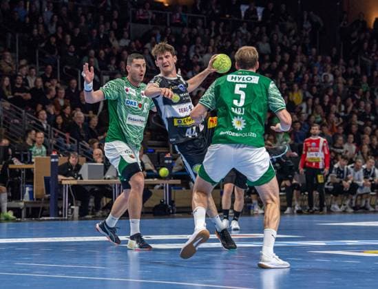 Handball, Men, Season 2025 2026, DHB Cup Round of 16 , Füchse Berlin ThSV Eisenach, f l Mijajlo Marsenic Füchse Berlin , Stephan Seitz Eisenach , Max Darj Füchse Berlin , 06 11 2025, Copyright: xSebastianxRäppold MatthiasxKochx