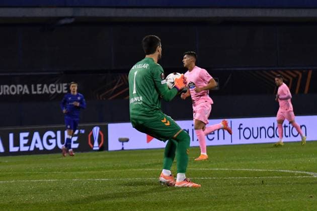 Zagreb, Croatia, November 06th 2025, Ivan Villar of Celta in action during the UEFA Europa League, League phase Matchday 4, match between Dinamo Zagreb (Croatia) and Celta (Spain) at Stadium Maksimir, Zagreb, Croatia.(Photo by Natasa Kupljenik Sports Press Photo) Copyright: xNatasaxKupljenikx xSPPx Sportspressphoto_SPR57759