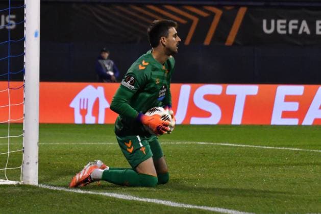 Zagreb, Croatia, November 06th 2025, Ivan Villar of Celta in action during the UEFA Europa League, League phase Matchday 4, match between Dinamo Zagreb (Croatia) and Celta (Spain) at Stadium Maksimir, Zagreb, Croatia.(Photo by Natasa Kupljenik Sports Press Photo) Copyright: xNatasaxKupljenikx xSPPx Sportspressphoto_SPR57762