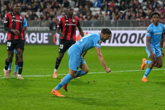 Vincenzo Grifo SC Freiburg, 32 penalty, penalty kick, goal celebration, emotions, goal kick, goal, goal, goal, France, football, UEFA Europa League, matchday 4, league phase, 2025 2026, OGC Nice vs SC Freiburg, 06 11 2025, Allianz Riviera, Nice, France Nice Allianz Riviera Provence Alpes Côte d Azur, Cô France Copyright: xArnexAmbergx