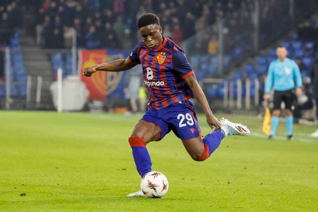 Moussa Cisse FC Basel, 29 on the ball , Switzerland, Football, UEFA Europa League, Matchday 4, 2025 2026, FC Basel vs FCSB Bucharest, 06 11 2025, Sankt Jakob Park, Basel, Switzerland Basel Sankt Jakob Park Canton Basel City Switzerland Copyright: xGrantxHubbsx
