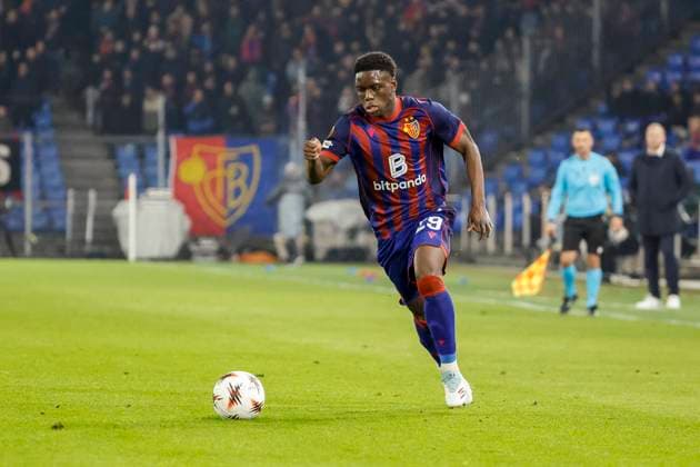 Moussa Cisse FC Basel, 29 on the ball , Switzerland, Football, UEFA Europa League, Matchday 4, 2025 2026, FC Basel vs FCSB Bucharest, 06 11 2025, Sankt Jakob Park, Basel, Switzerland Basel Sankt Jakob Park Canton Basel City Switzerland Copyright: xGrantxHubbsx