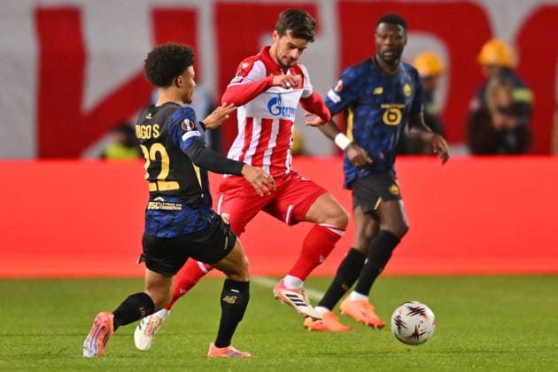 CRVENA ZVEZDA vs LOSC LILLE TOMAS HANDEL vs TIAGO SANTOS football Crvena zvezde vs LOSC Lille UEFA Europa League at Rajko Mitic stadium, Belgrade 06.11.2025 Foto: FOOTBALL, UEFA EUROPA LEAGUE, CRVENA ZVEZDA, RED STAR, LOSC LILLE Belgrade Rajko Mitic stadium Serbia Copyright: xMarkoxMetlas xMNxPressx