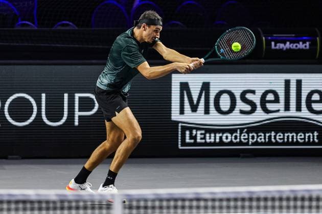 Moselle Open : tournoi de tennis, à Metz PHOTOPQR LE REPUBLICAIN LORRAIN Hugo AZMANI ; Metz ; 06 11 2025 ; Moselle Open : 22e édition du tournoi de tennis, aux Arènes, à Metz; Lorenzo Sonego (ITA), lors de son match en quart de finale contre Daniel Altmaier Metz Moselle Lorraine France  Copyright: xPHOTOPQR LExREPUBLICAINxLORRAIN xHugoxAZMANIx 20251106RBL0665 20251106RBL0665