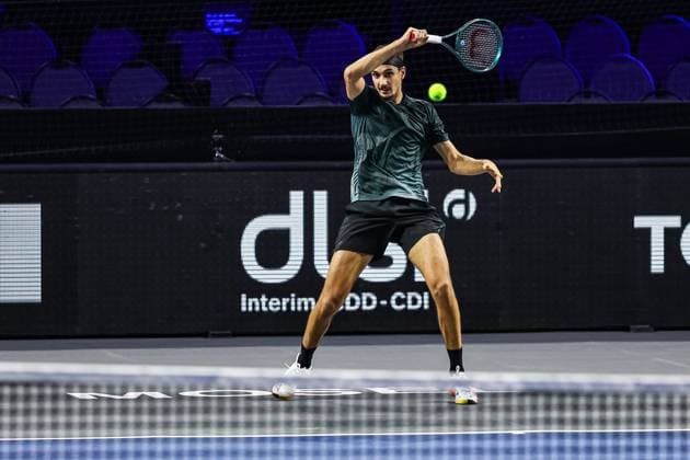 Moselle Open : tournoi de tennis, à Metz PHOTOPQR LE REPUBLICAIN LORRAIN Hugo AZMANI ; Metz ; 06 11 2025 ; Moselle Open : 22e édition du tournoi de tennis, aux Arènes, à Metz; Lorenzo Sonego (ITA), lors de son match en quart de finale contre Daniel Altmaier Metz Moselle Lorraine France  Copyright: xPHOTOPQR LExREPUBLICAINxLORRAIN xHugoxAZMANIx 20251106RBL0698 20251106RBL0698