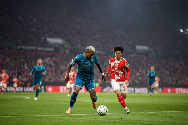 MAINZ, GERMANY - 6 NOVEMBER, 2025: Dodo, Sota Kawasaki - The football match of UEFA Conference League 1. FSV Mainz 05 vs ACF Fiorentina at Mewa Arena.  Copyright: xVITALIIxKLIUIEVx