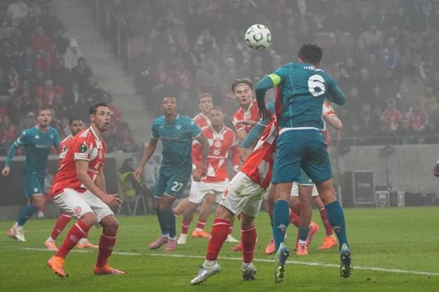 Header chance Luca Ranieri AC Florence 06 11 2025 1 FSV Mainz 05 vs AC Florence MEWA Arena, Europa Conference League