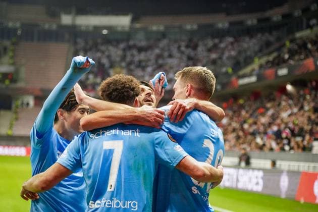 Football, UEFA Europa League 2025 26, Matchday 4 OGC Nice vs SC Freiburg Allianz Riviera Nice, France Goal and goal celebration to 1 3 by Derry Scherhant SC Freiburg, 07 Joy, emotions, jubilation Copyright: xJOERANxSTEINSIEKx