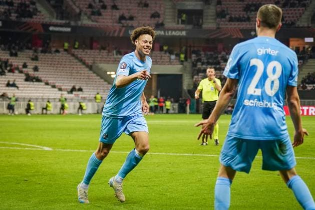 Football, UEFA Europa League 2025 26, Matchday 4 OGC Nice vs SC Freiburg Allianz Riviera Nice, France Goal and goal celebration to 1 3 by Derry Scherhant SC Freiburg, 07 Joy, emotions, jubilation Copyright: xJOERANxSTEINSIEKx