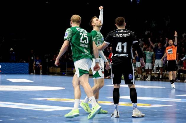 DEU, DHB Pokal, Fuechse Berlin vs Eisenach, 06 11 2025, Max Schmeling Halle, Berlin, DEU, DHB Pokal, Fuechse Berlin vs Eisenach, in the picture Mathias Gidsel Fuechse Berlin 19 , Matthes Langhoff Fuechse Berlin 25 , Vukasin Antonijevic Eisenach 41 nordphotoxGmbHx xEngler nph00076