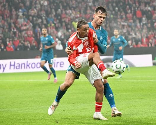 Conference League Mewa Arena Mainz 0611 2025 1 FSV Mainz 05 mz AC Florence flo Armindo SIEB 1 FSV Mainz 05 front Marin PONGRACIC flo Football Conference League 1 FSV Mainz 05