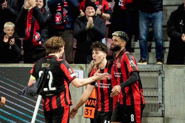 UEFA Europa League FC Midtjylland Celtic FC FC Midtjyllands Mikel Gogorza has scored to make it 2 0 and celebrates with Philip Billing R and Mads Bech L in the UEFA Europa League match between FC Midtjylland and Celtic FC at MCH Arena in Herning on Thursday, November 6, 2025 , Herning Denmark Mors  Copyright: BoxAmrstrupx xRitzauxScanpix BoxAmstrupx spdk20251106-194654-L