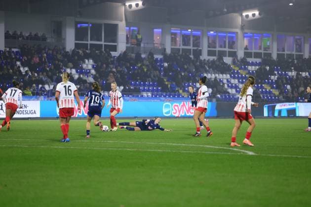 Meret Felde 4 SC Freiburg Women in action on the pitch, surrounded by opponents GPFBL TSG Hoffenheim vs SC Freiburg on 06 11 2025 at Dietmar Hopp Stadium in Hoffenheim Match scene with Meret Felde 4 SC Freiburg Women Copyright: xspeedshotx
