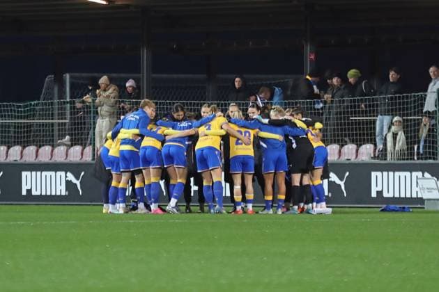 Google Pixel Womens Bundesliga, RB Leipzig FC Carl Zeiss Jena 06 11 2025 Team circle of Carl Zeiss Jena Football, Google Pixel Womens Bundesliga, Season 2025 2026, 9 Matchday RB Leipzig vs FC Carl Zeiss Jena on 06 11 2025, Training Center Cottaweg, Leipzig DFB REGULATIONS PROHIBIT ANY USE OF PHOTOGRAPHS AS IMAGE SEQUENCES AND OR QUASI VIDEO Copyright: xBEAUTIFULxSPORTS JanxKaeferx