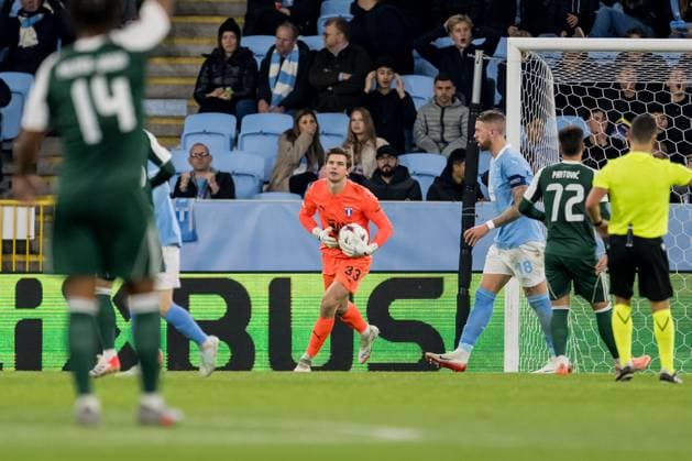 251106 Goalkeeper Melker Ellborg of Malmö FF during the UEFA Europa League football match between Malmö FF and Panathinaikos on November 6, 2025 in Malmö Photo Petter Arvidson BILDBYRAN kod PA PA1108 fotboll football soccer fotball uefa europa league europa league malmö ff panathinaikos bbeng bbauto  Copyright: PETTERxARVIDSON BB251106PA120
